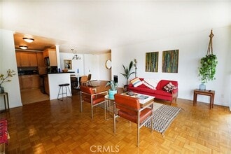 Building Photo - 6542 Ocean Crest Dr
