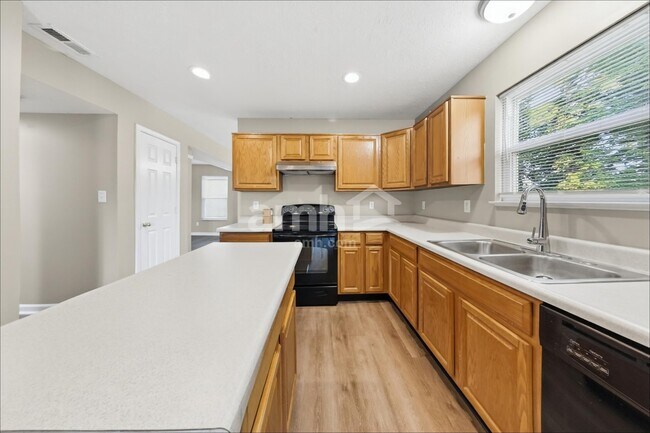 Building Photo - 6770 W Denton Dr
