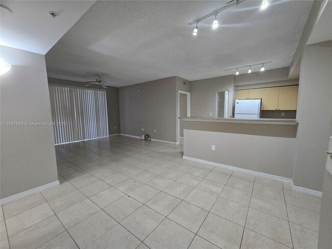 Building Photo - 2151 W Preserve Way