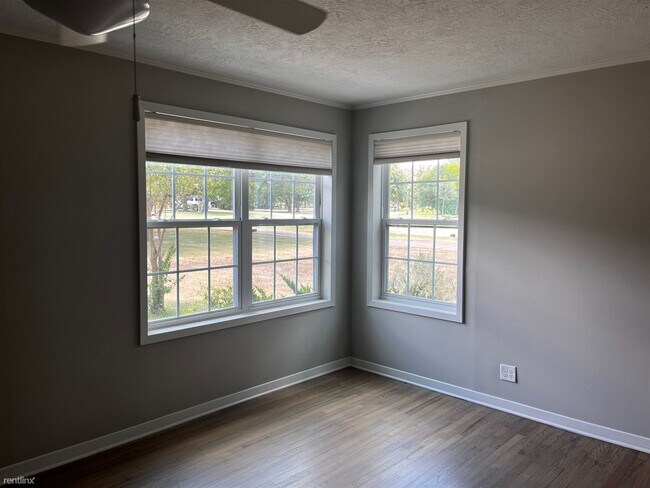 Foto del edificio - 4 br, 3 bath House - 1013 Walton Dr