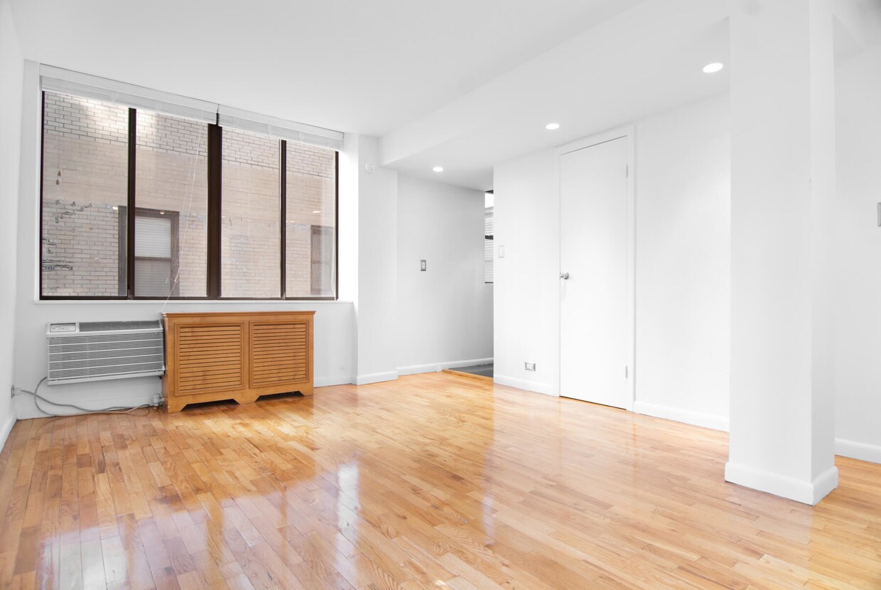 Foto principal - 151 W 58th St