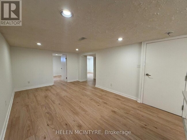 Building Photo - 34 Dunning Crescent