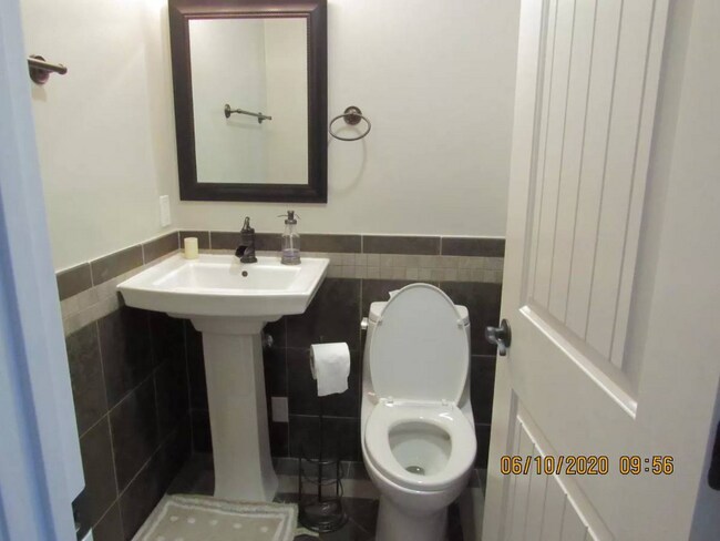 Building Photo - 569 Dory Ln