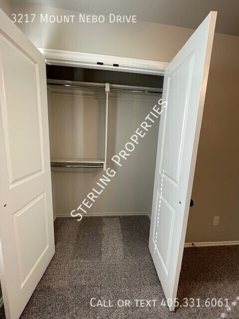 Building Photo - 3217 Mt Nebo Dr