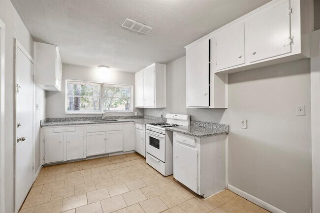 Foto del edificio - 2722 Dragonwick Dr