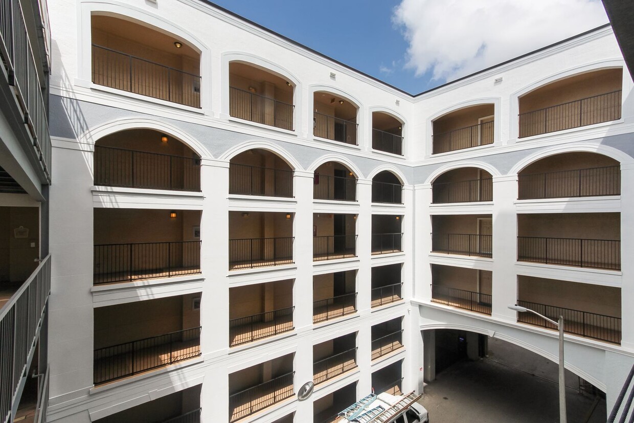 Foto principal - BEAUTIFUL 1 bedroom/1 bath Condo in Orlando!!