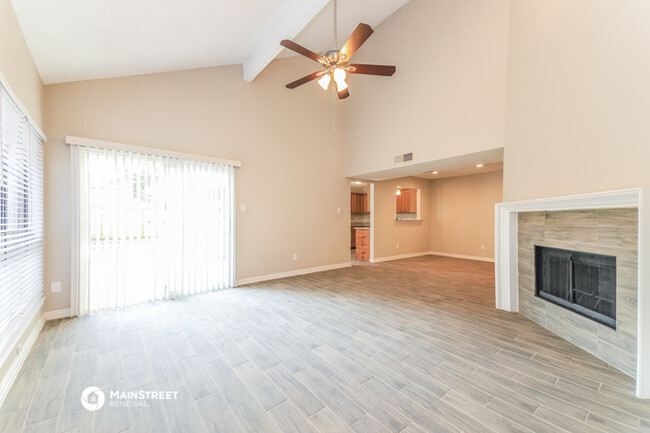 Building Photo - 6208 Los Altos Dr