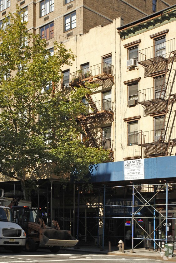 Primary Photo - 428 Third Ave