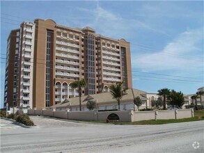 Building Photo - 4160 N Hwy A1A
