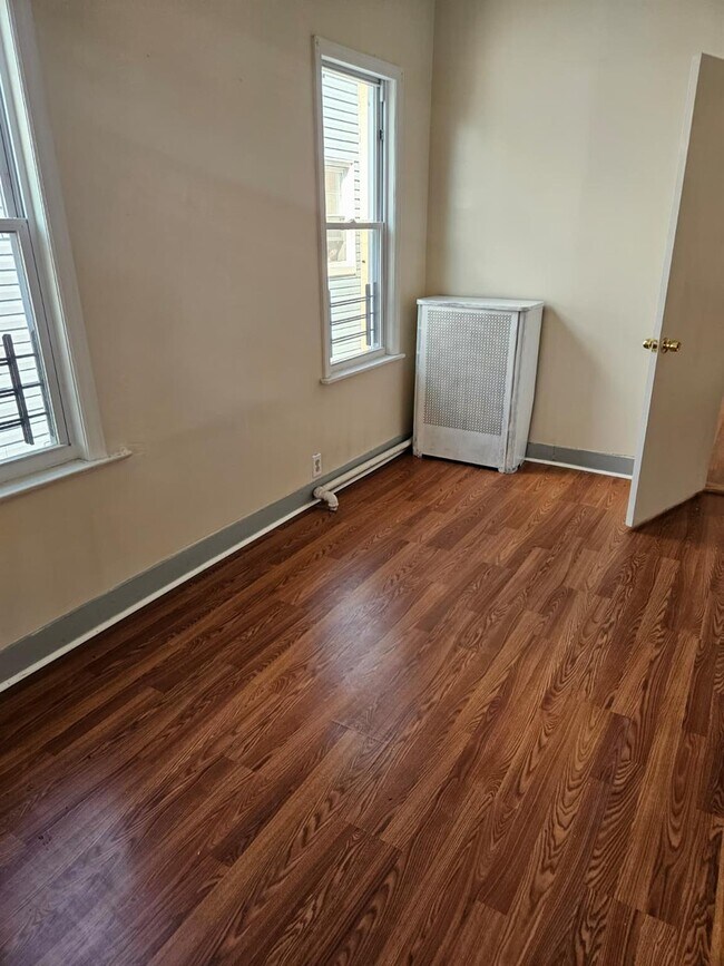 Foto del edificio - 4334 Barnes Ave