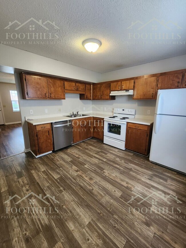 Building Photo - 108 Woodland Dr