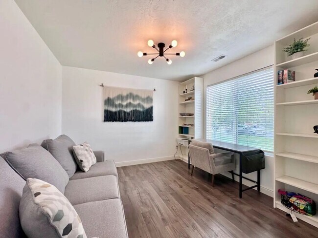Foto del edificio - 2113 Hawthorne St