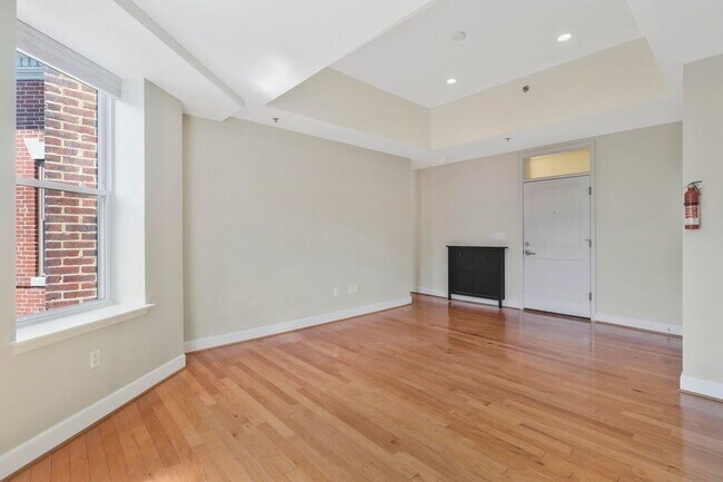 Building Photo - Bright Two-Bedroom on U Street w/ Courtyar...