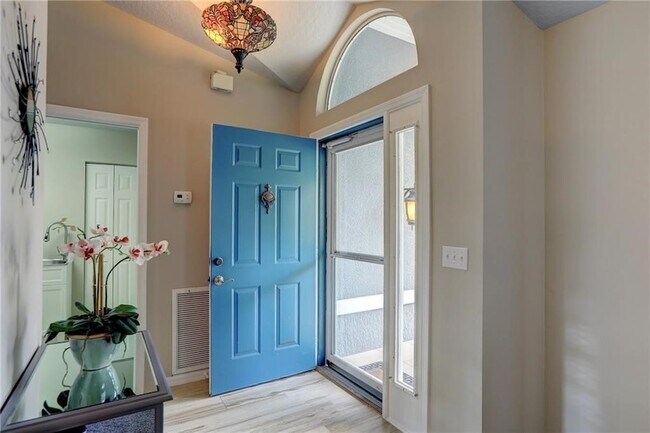 Foto del edificio - 562 Rolling Hill Dr
