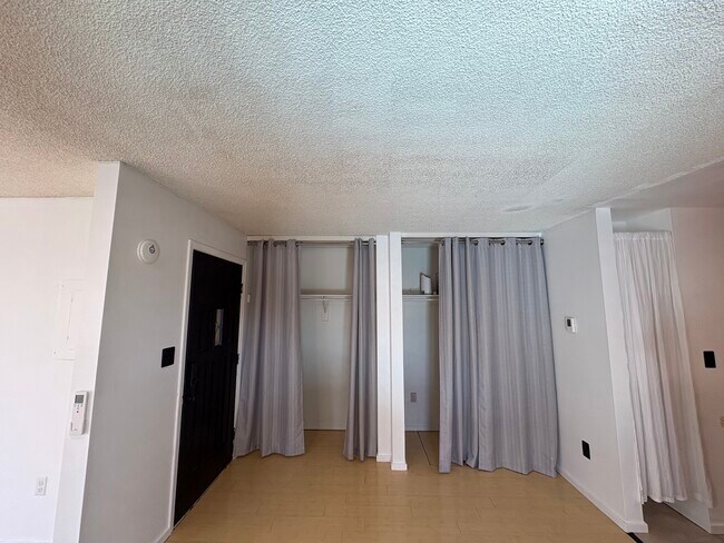 Foto del edificio - 9686 W Chatfield Ave