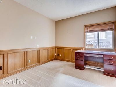 Building Photo - 13243 SW Clearview Way