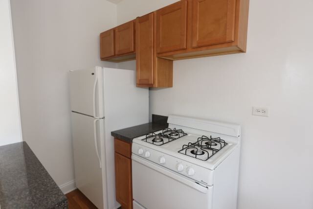 Foto del edificio - 667 W Cornelia Ave