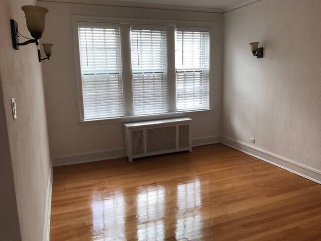 Foto del edificio - 4871 N Paulina St