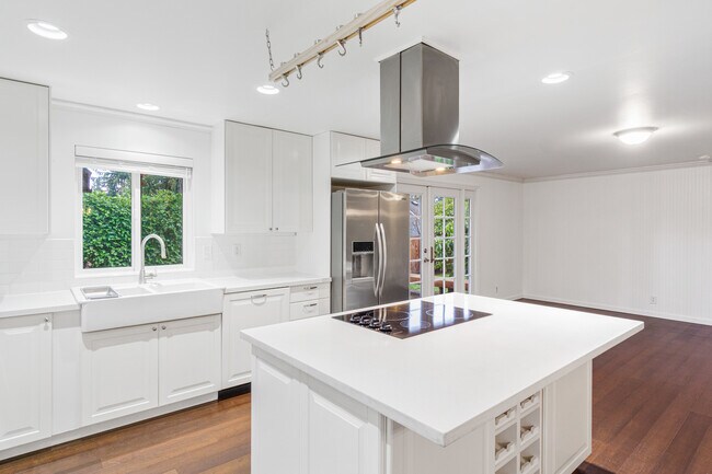 Photo - 17729 Spruce Way House