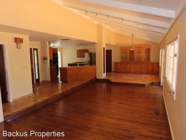 Building Photo - 3 br, 2.5 bath House - 1159 Lookout Rd.