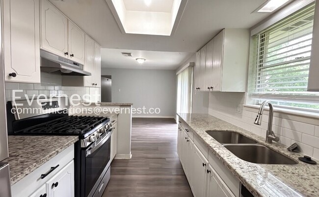 Foto del edificio - 12318 Astoria Blvd