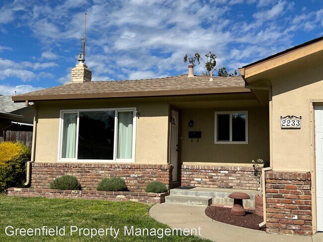 Foto del edificio - 3 br, 2 bath House - 2233 Aladdin Way