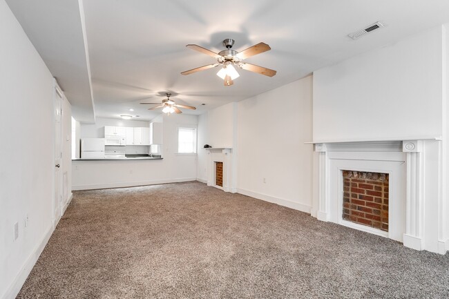 Building Photo - 1808 Parkwood Ave