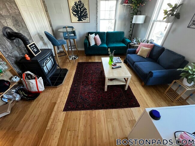 Foto del edificio - 525 E 3rd St