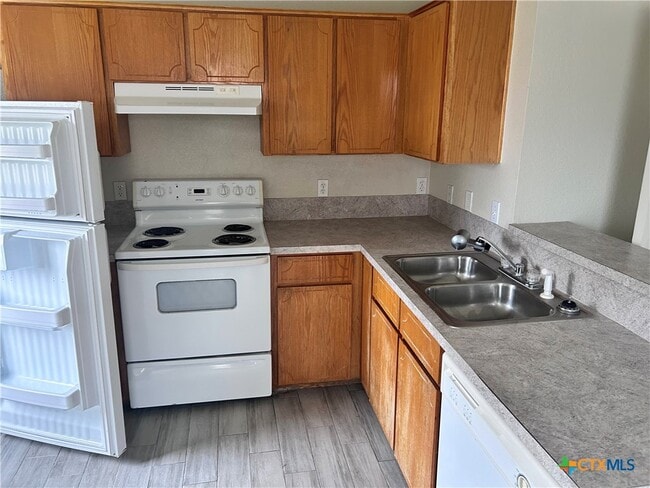 Foto del edificio - 4103 Wine Cup Rd