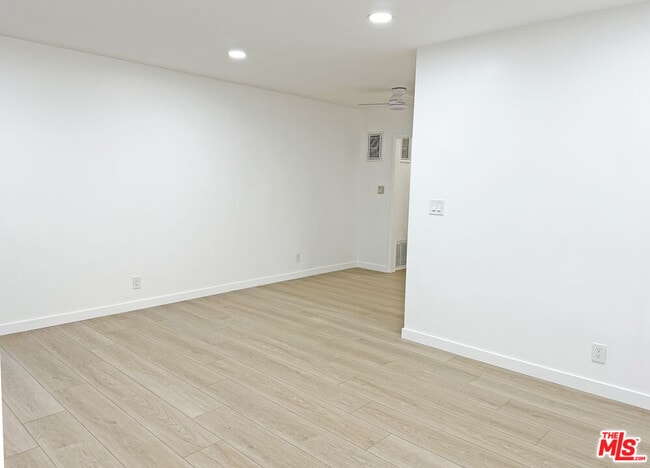 Foto del edificio - 11915 Jefferson Blvd