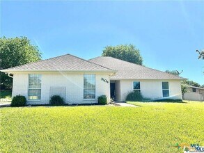 Building Photo - 3104 Valley Oaks Cir