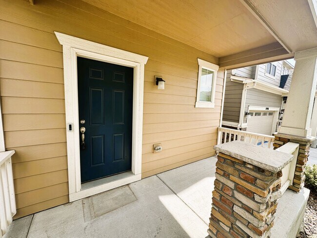 Foto del edificio - Beautiful 3 Bedroom Home (Available Immedi...