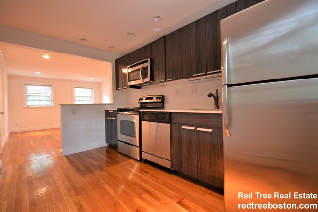 Building Photo - 67 Wyman St