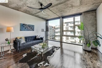 Building Photo - 311 Oak St