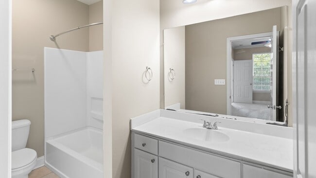 Building Photo - 3 Bedroom Condo in Burbank Estates- Gated Community