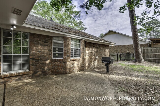 Foto del edificio - 502 Pelahatchie Shore Dr