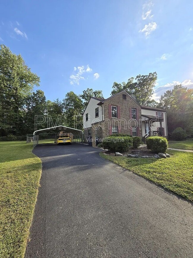 Building Photo - 11633 Olde Coach Dr