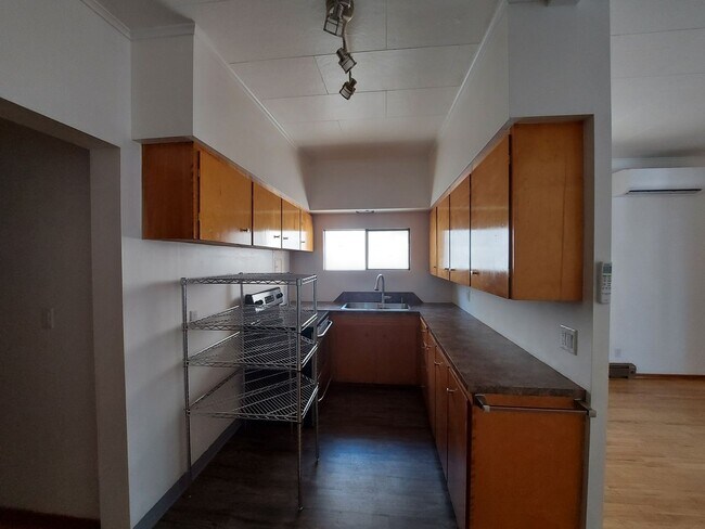 Foto del edificio - 5th St Triplex