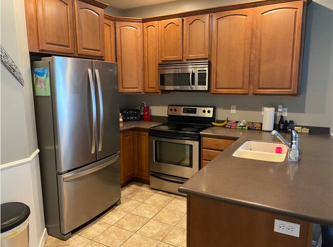 Foto del edificio - Beautiful 3-Bedroom Townhome in a Prime Location