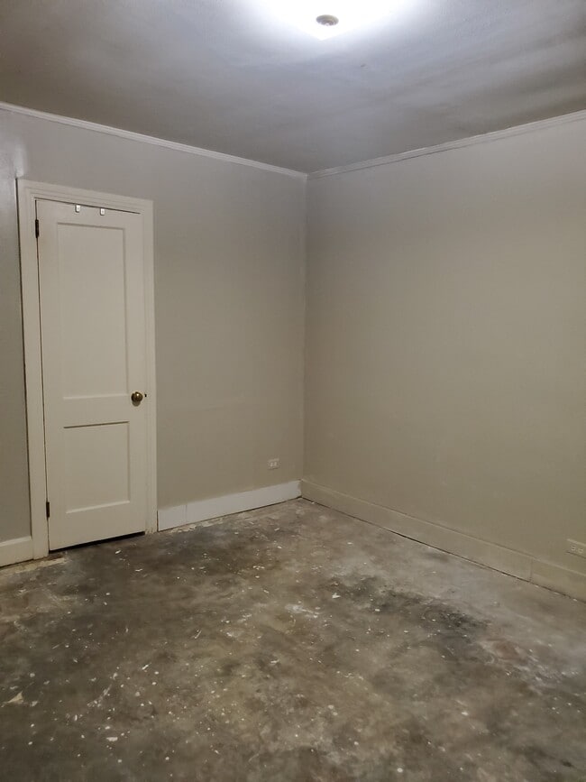 Downstairs bedroom - 347 Clark St