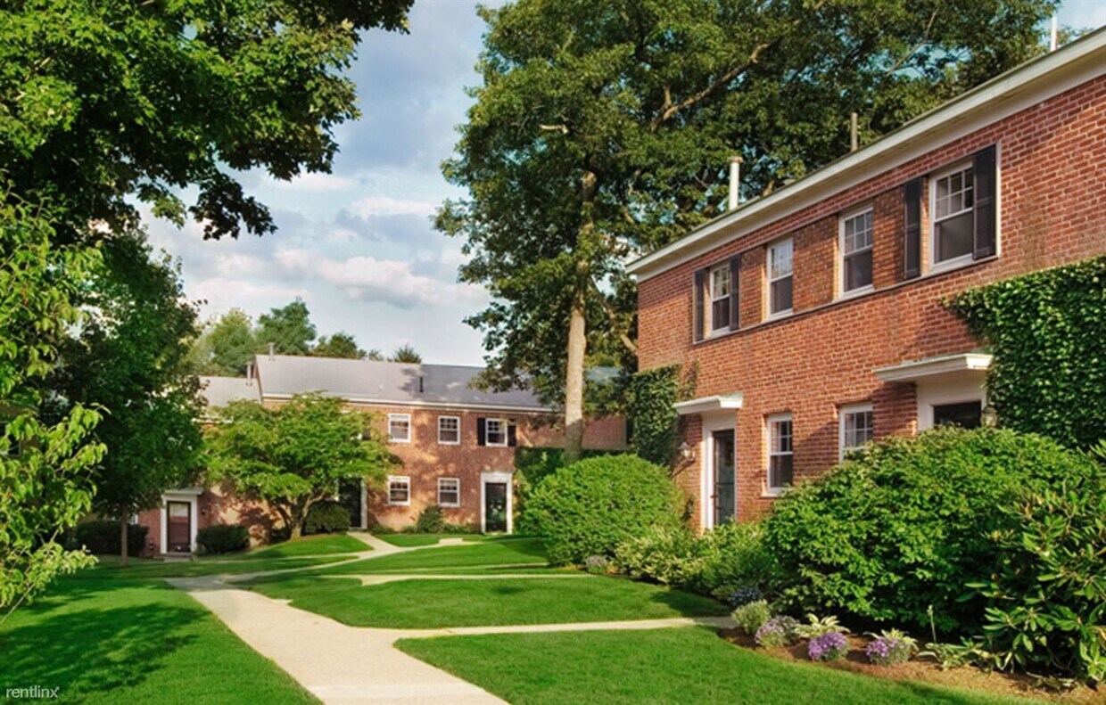 Foto principal - 2 br, 1.5 bath Townhome - 60 Thornton Rd T...