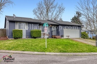 Building Photo - 1426 SE Duke Dr