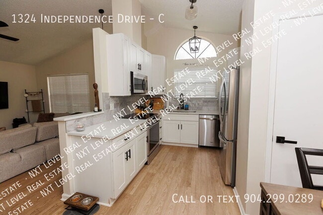 Building Photo - 1324 Independence Dr