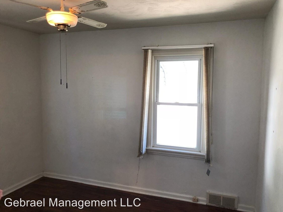 Building Photo - 2 br, 1 bath House - 3828 Mann Hall Ave.