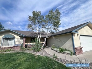 Building Photo - 627 Hunter Creek Dr