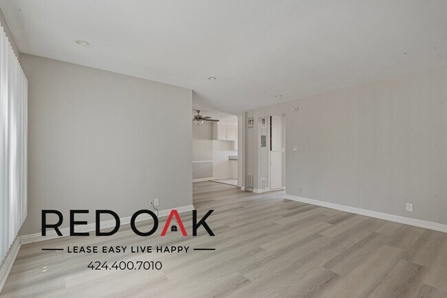 Foto del edificio - ~1 Week FREE~ Stunning, Spacious One Bedro...