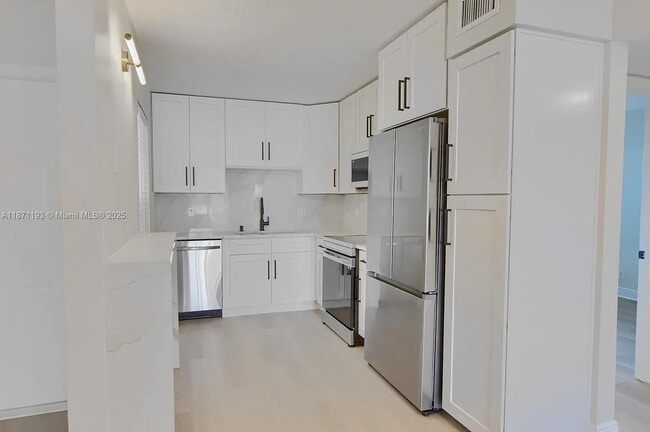 Foto del edificio - 2650 Greenwood Terrace