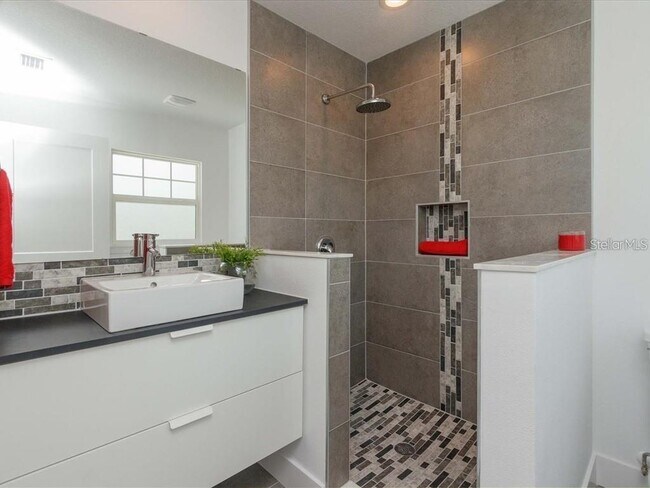 Foto del edificio - 1830 Staunton Ave