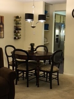 Foto del edificio - 3160 Laurel Ridge Cir