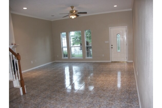 Building Photo - Bowling Green Town Homes